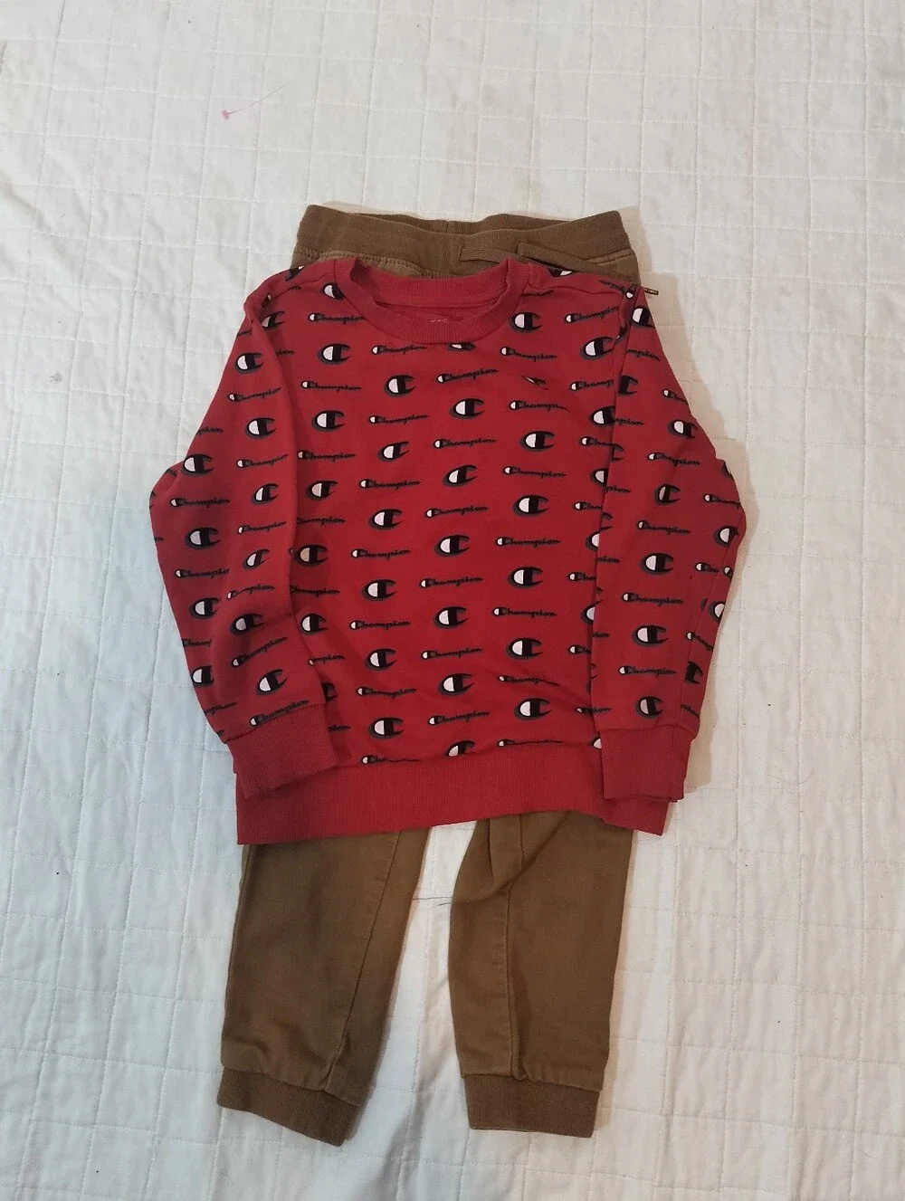 Sweatshirt and Pants for Boys
